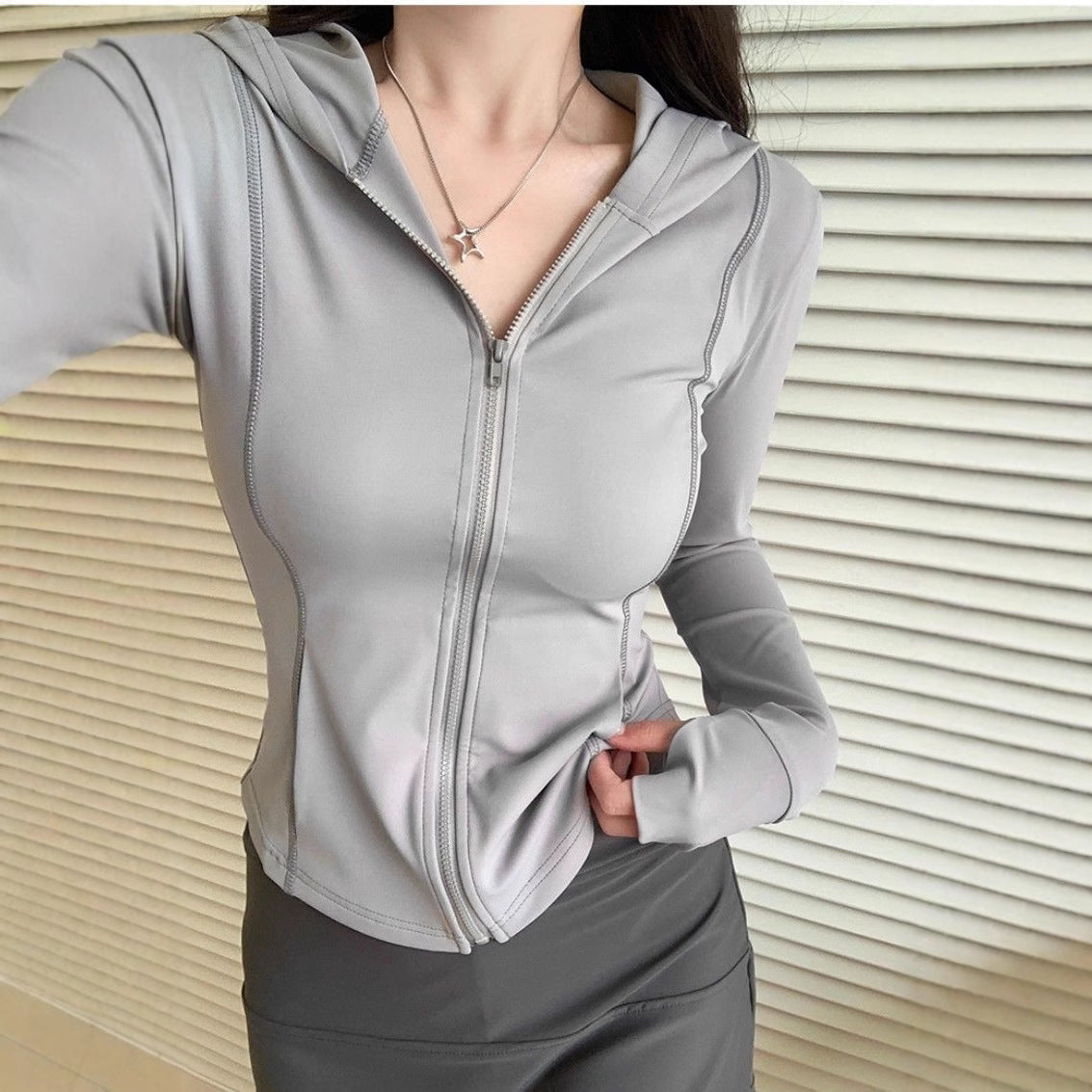 Sun Protection Jacket for Women, Summer Lightweight UV Protection Slim Fit Regular Shoulder Short Length Air Conditioning Cardigan Long Sleeve Outerwear